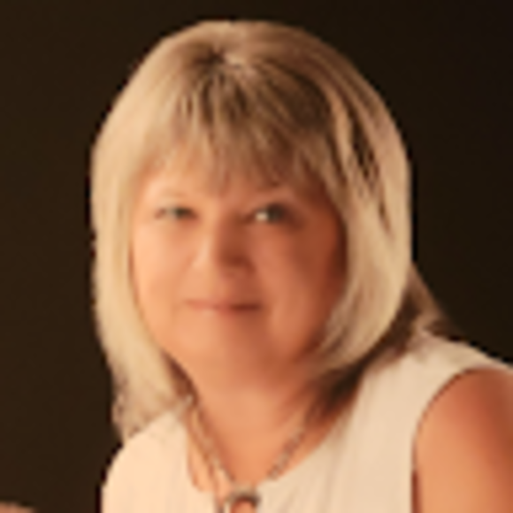 Profile Picture of Kimberly Chaudion (@kchaudion1968) on Poshmark
