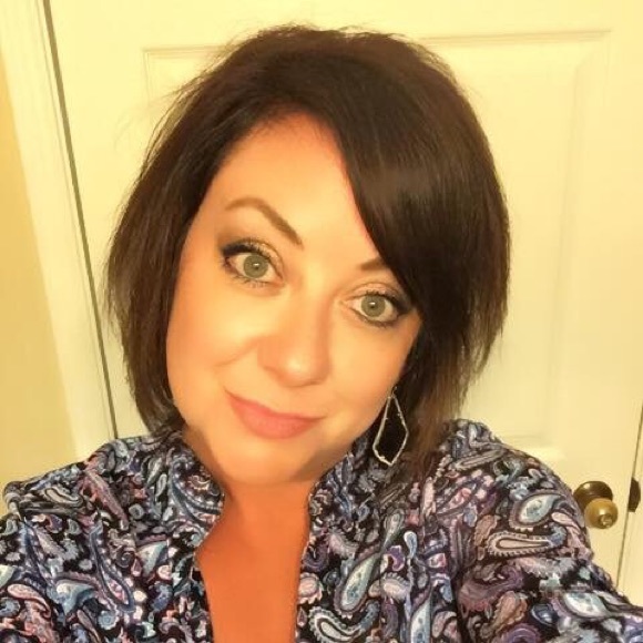 Profile Picture of Haley Castillo (@lvnhaley) on Poshmark