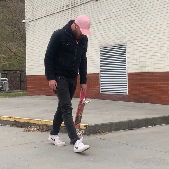 Profile Picture of Dustin Absher (@dustin_absher) on Poshmark