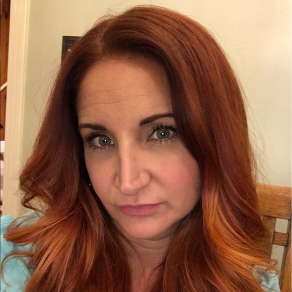 Mandy Vanderbrook - Poshmark Profile Picture of Mandy Vanderbrook (@mandytv) on Poshmark