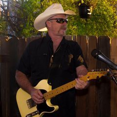 Profile Picture of lyndellucas (@lyndellucas) on Tiktok