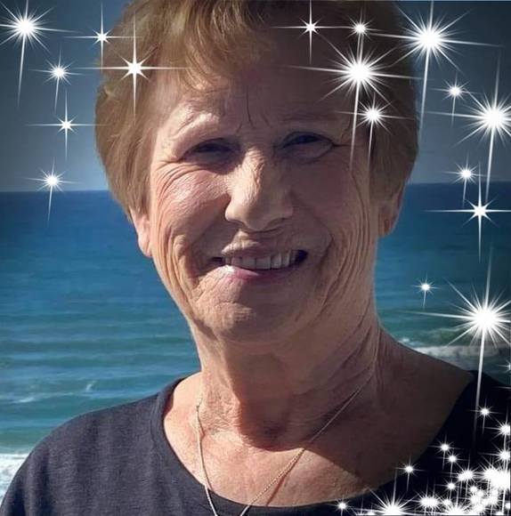 Profile Picture of Pam Hatton (@pomolahatton) on Poshmark