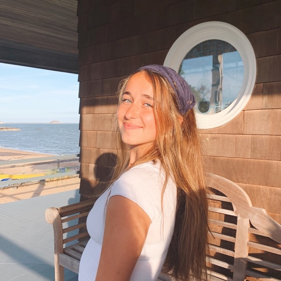 Profile Picture of Riley Kilbourn (@rileyk__) on Poshmark