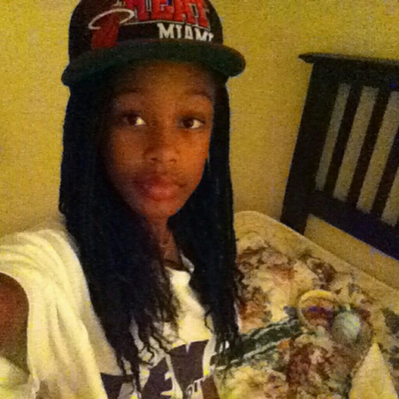 Profile Picture of Mia Gibson (@mamamia124) on Poshmark