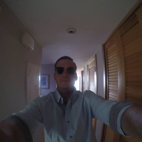 Profile Picture of Danny Simons (@dannysimons) on Poshmark
