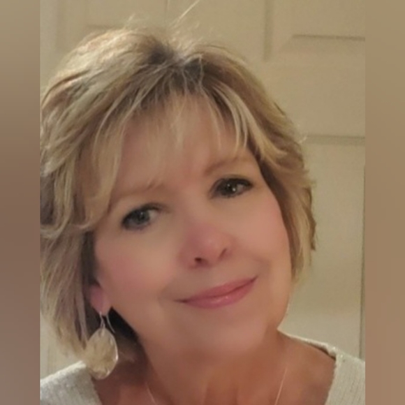 Profile Picture of Pamela Keim (@pkeim) on Poshmark