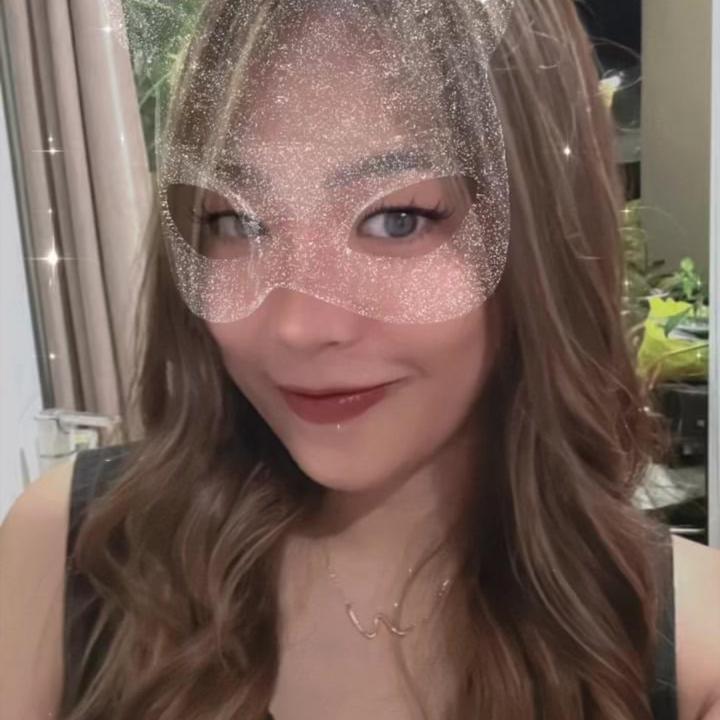 Profile Picture of adelarossel (@adelarossel) on Tiktok