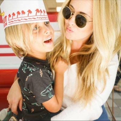 Profile Picture of Pingshee 🐻 (@chrissyhansen44) on Twitter