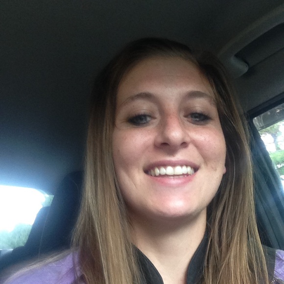 Profile Picture of Rachel Downs (@rdowns88) on Poshmark