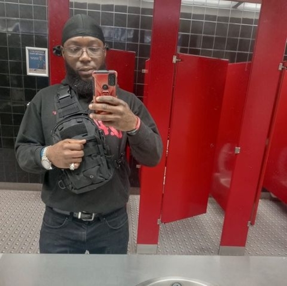 Profile Picture of Jarvis Williams (@jarvisjamate12) on Poshmark