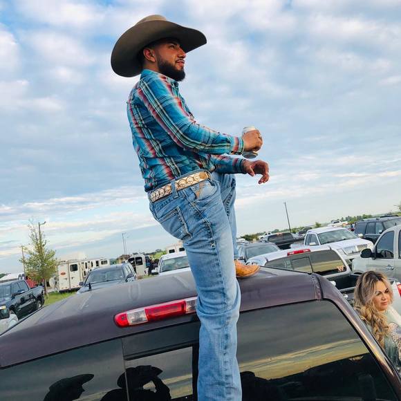 Profile Picture of Daniel Aguiñaga (@danielcortez701) on Poshmark