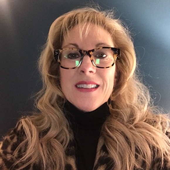 Profile Picture of Amy Higgins (@retailgirl2020) on Poshmark