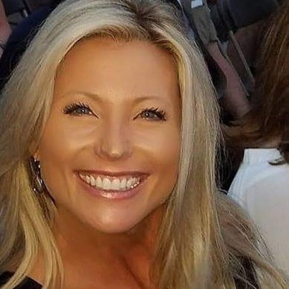 Profile Picture of Tanya Tyler (@tylertanya) on Poshmark