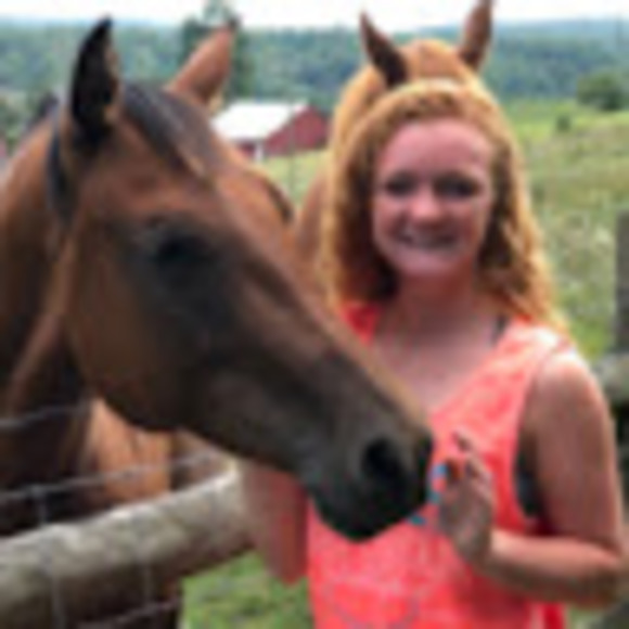 Profile Picture of Ansleigh Bylicki (@bylickiansleigh) on Poshmark