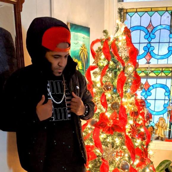 Profile Picture of Brayan Okalis (@brayanvalerio) on Poshmark