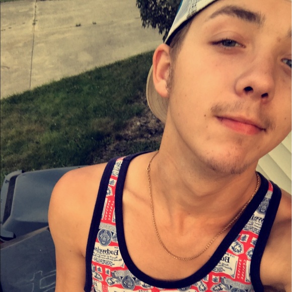 Profile Picture of Braden Hammons (@bhammons23) on Poshmark