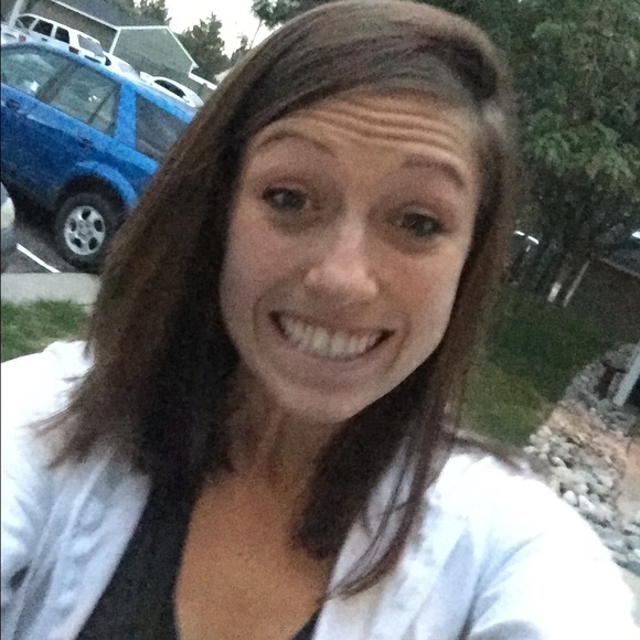 Kelsey Patmore - Poshmark Profile Picture of Kelsey Patmore (@klpatmore) on Poshmark