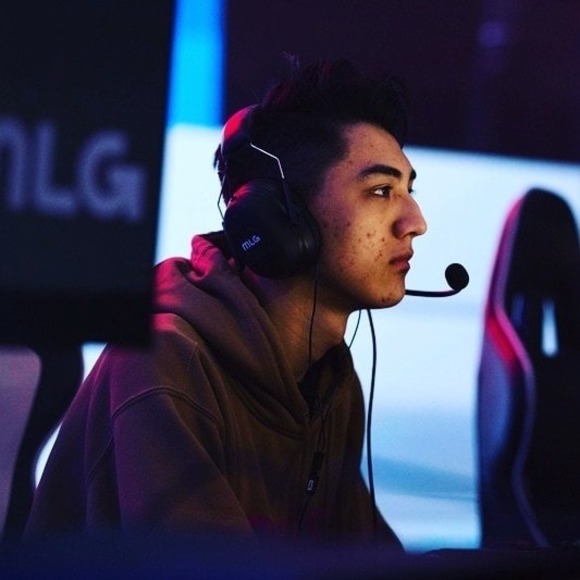 Profile Picture of Delsin Row (@delsinrow) on Poshmark