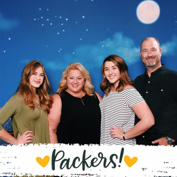 Profile Picture of Michele Lafferty (@cheesehead70) on Poshmark