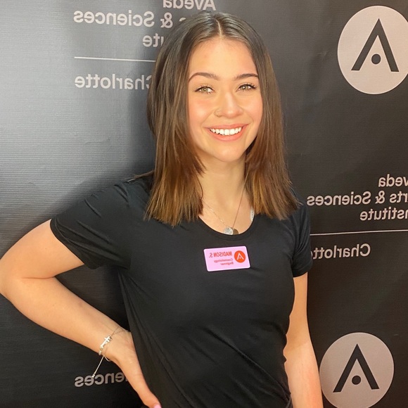 Profile Picture of Madison Schadegg (@maddierose157) on Poshmark