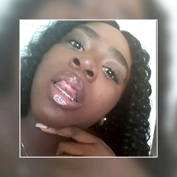 Profile Picture of Tanisha Taylor (@rockgurl22) on Poshmark