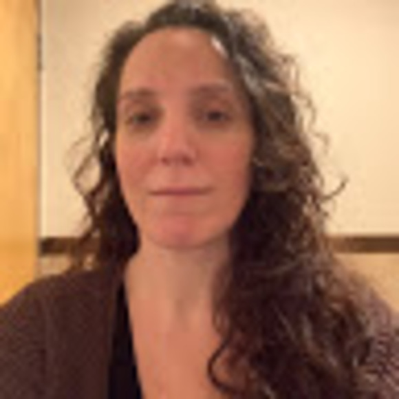 Profile Picture of Demi Katsios (@demkatsios) on Poshmark