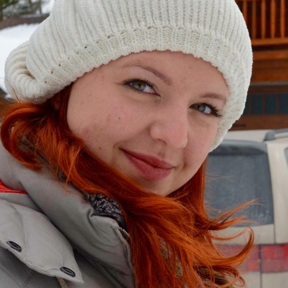 Profile Picture of Hannah Lytle (@lytlehan) on Poshmark