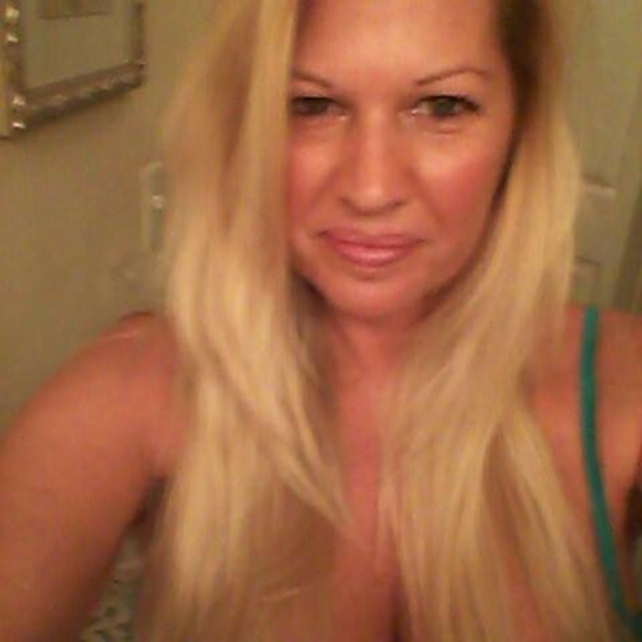 Profile Picture of Christa Minetree (@christaminetree) on Poshmark