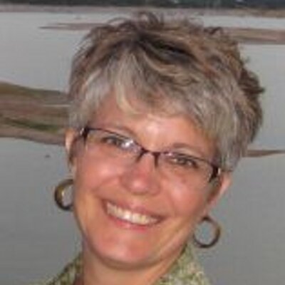 Profile Picture of Lori Ruge-Jones (@loristoryteller) on Twitter