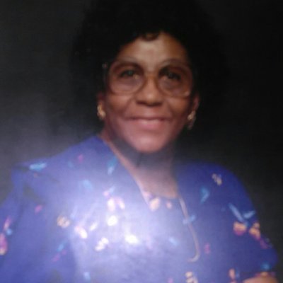 Profile Picture of Shantel Campbell (@valanic01) on Twitter