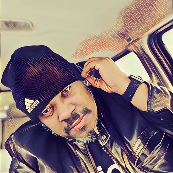 Profile Picture of Corey Davis (@coreydavis690) on Poshmark