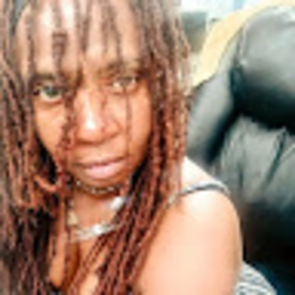 Profile Picture of Rhonda Dixon (@rhondadixon622) on Poshmark