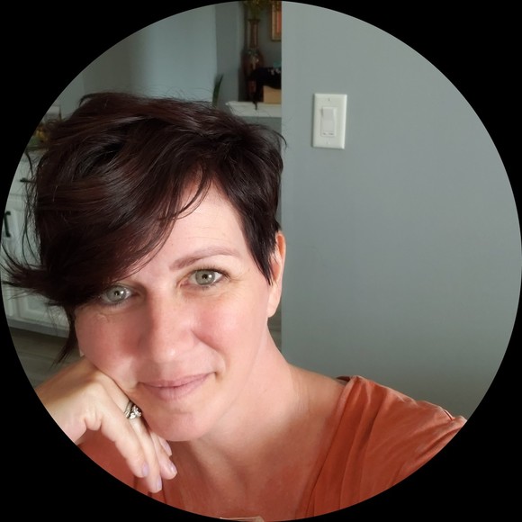 Profile Picture of Andie Cook (@areedsmail) on Poshmark