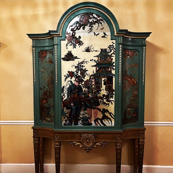 Emily Vanderbrook - Poshmark Profile Picture of Emily Vanderbrook (@emilyv9940) on Poshmark