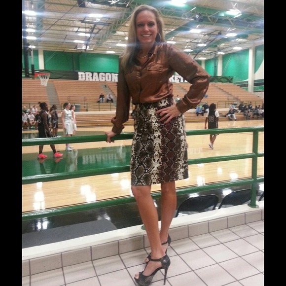 Profile Picture of Kit Martin (@kitmart21) on Poshmark