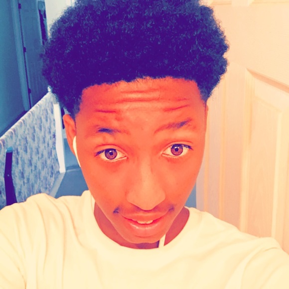 Profile Picture of Tyres Mclaurin (@tyresmclaurin) on Poshmark