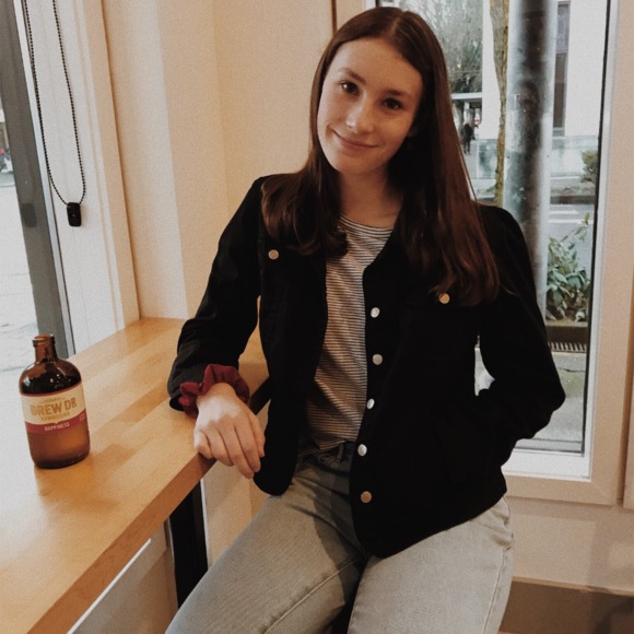 Profile Picture of Emaleah Hursh (@emaleahhursh) on Poshmark