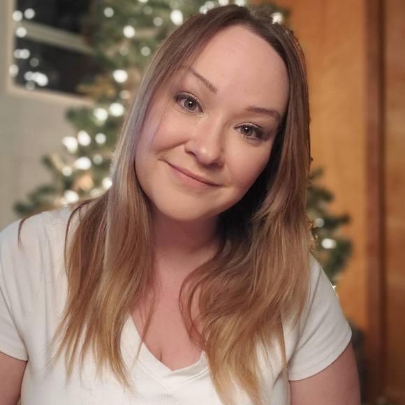 Profile Picture of Karyn Cloudman (@kayclo) on Poshmark