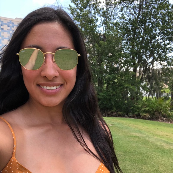 Profile Picture of Dorsay Martinez (@dmm427) on Poshmark