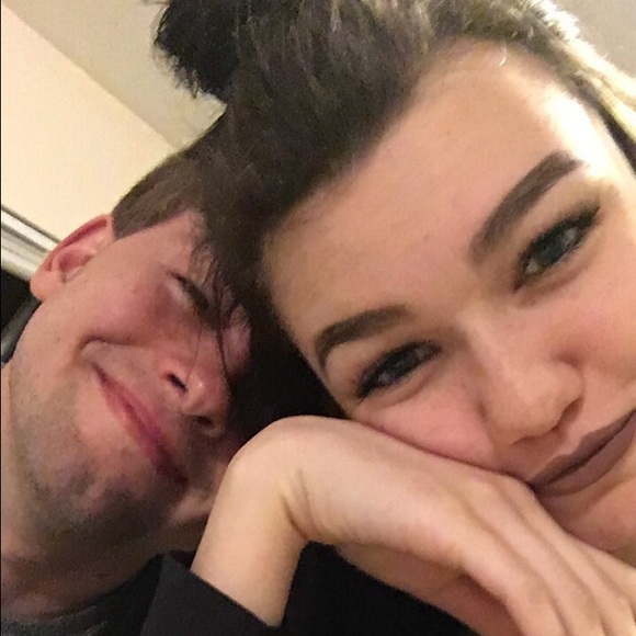 Profile Picture of Hope Conklin (@hopemc98) on Poshmark