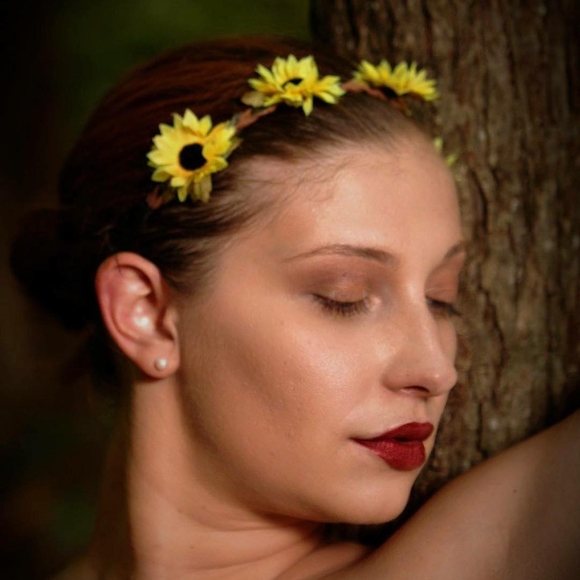 Profile Picture of Cassandra Magan (@cassandrajlynn) on Poshmark