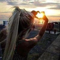 Profile Picture of Mirocha Sara (@mirochasara) on Twitter