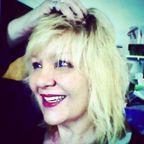 Profile Picture of Deanne Rinnels (@demari69) on Poshmark