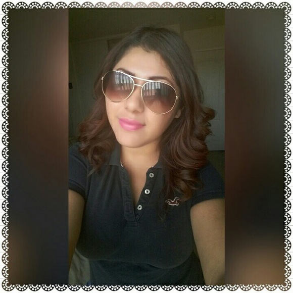 Profile Picture of Cindy Ledesma (@cindy0391) on Poshmark