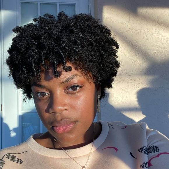 Profile Picture of Sherrinette Wong (@sherryb218) on Poshmark