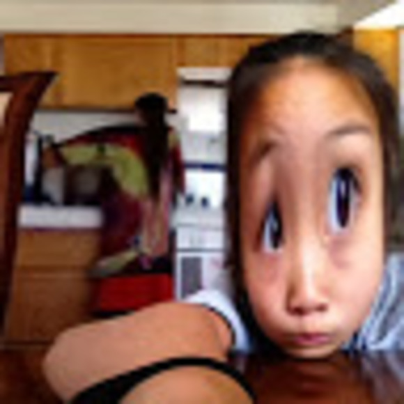 Profile Picture of Michelle Nguyen (@michellenguy393) on Poshmark