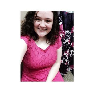 Profile Picture of Cassie Holland (@southerncellist) on Twitter