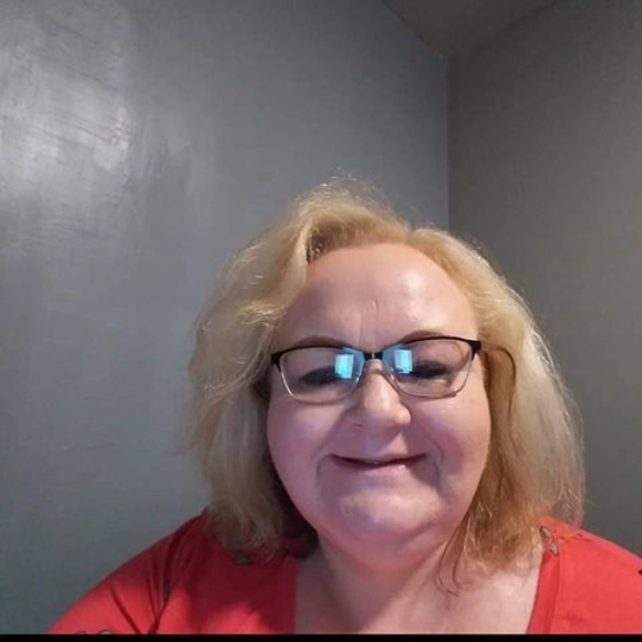 Profile Picture of Kim Ruggles (@kim_ruggles) on Poshmark