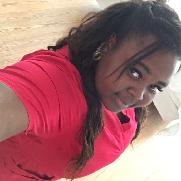 Profile Picture of Yasmine Goshay (@bkbosschic17) on Poshmark
