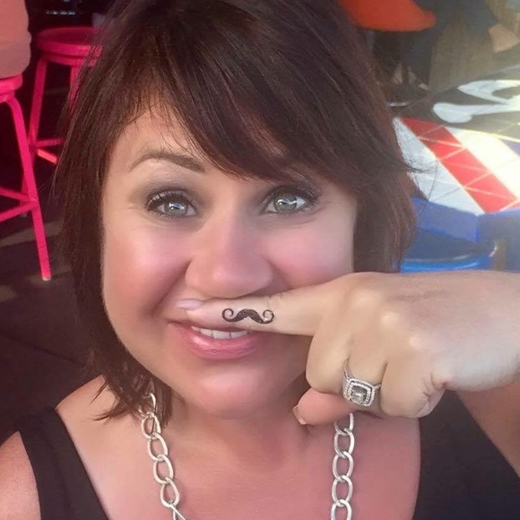 Profile Picture of Kimberly Essmaker (@essmaker1) on Poshmark